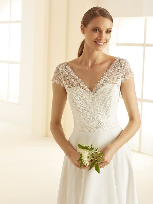 assets/images/e/BORNEA-Bianco-Evento-bridal-dress-%282%29-271d38a1.jpg